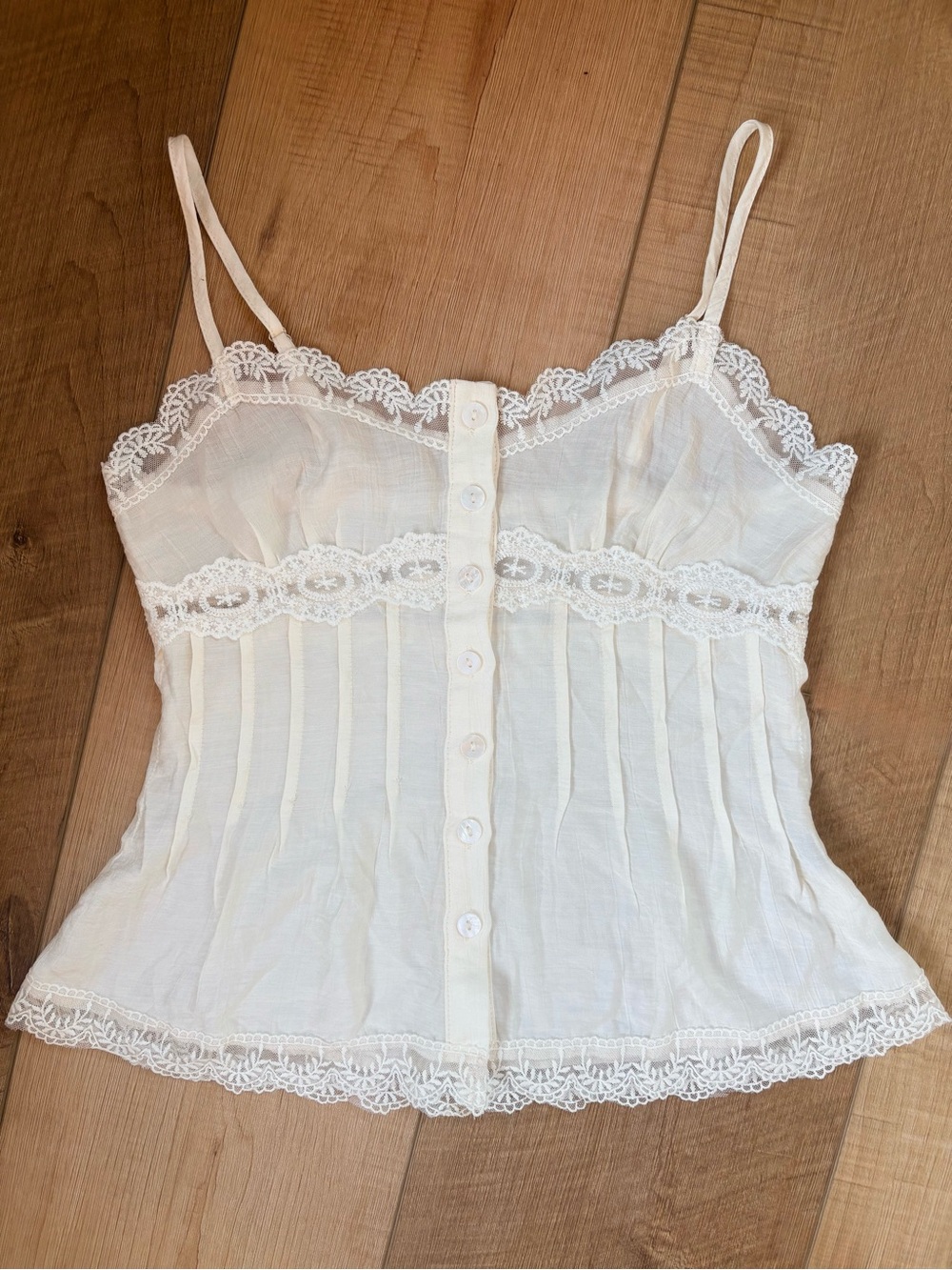 Boho Cottagecore Ivory Cream Lace-Trim Button-Front Camisole Tank. Size XS